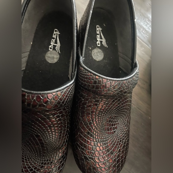 Dansko Professional Clogs Black Metallic Snakeskin Leather–Women’s EU 38/US 7.5 - Picture 3 of 6